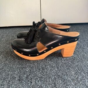 Pilcro Anthropologie Kilty Clog Heels Black Tassel Women’s Size 10